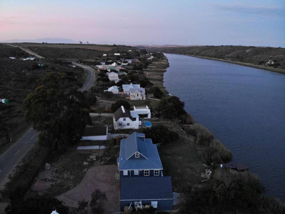 Heron Cottage - Living The Breede Malgas エクステリア 写真